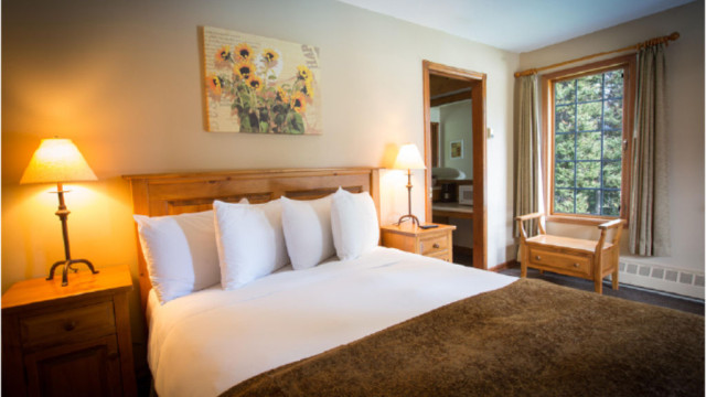 Entire cabin in Lake Louise, AB | WeChalet