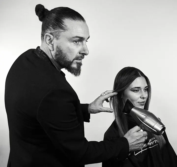 Hair styling by Raphaël Perrier.