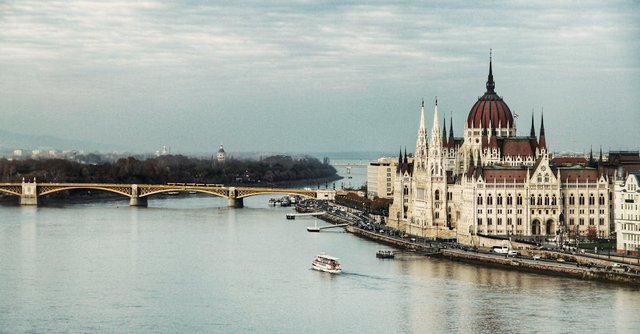 Scenic view of the Hungarian Parliament Building and Danube River in Budapest.
