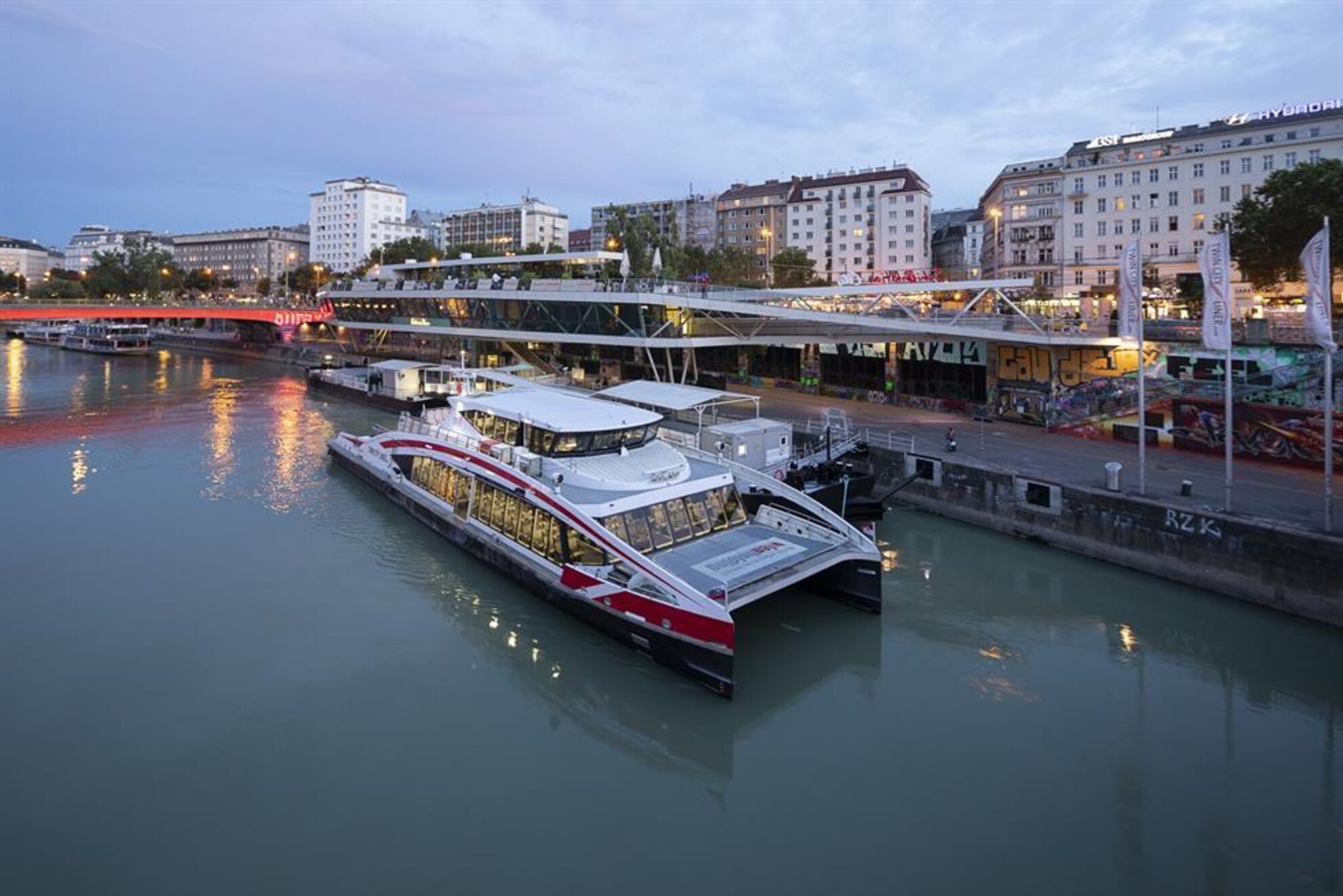 boat trip budapest to vienna