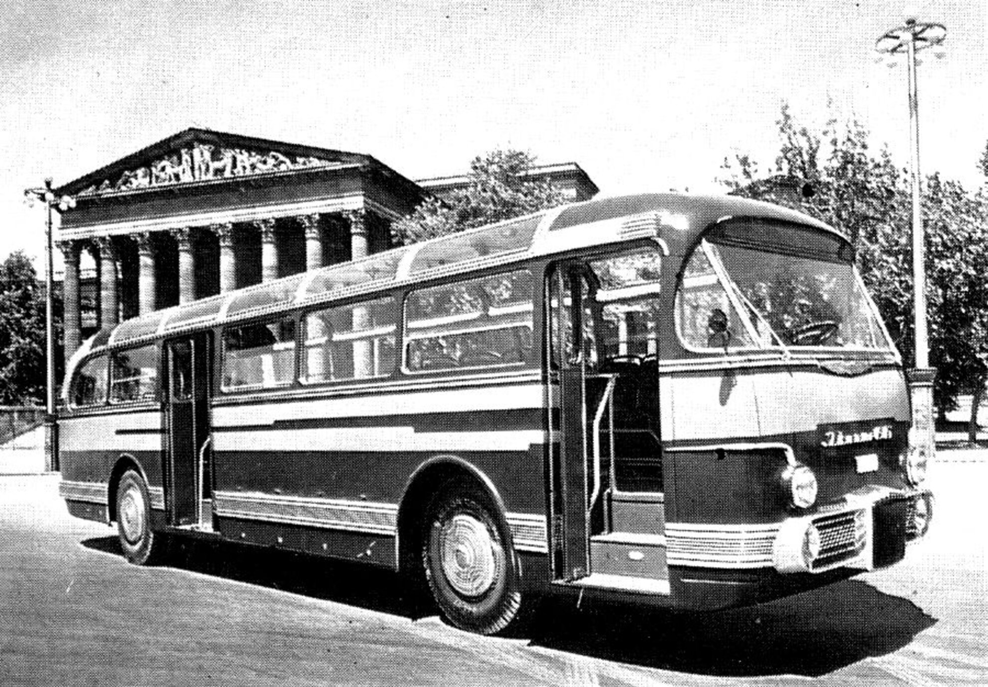 Автобус первые 4. Ikarus 31. Икарус 1960. Икарус 1950. Первый Икарус.