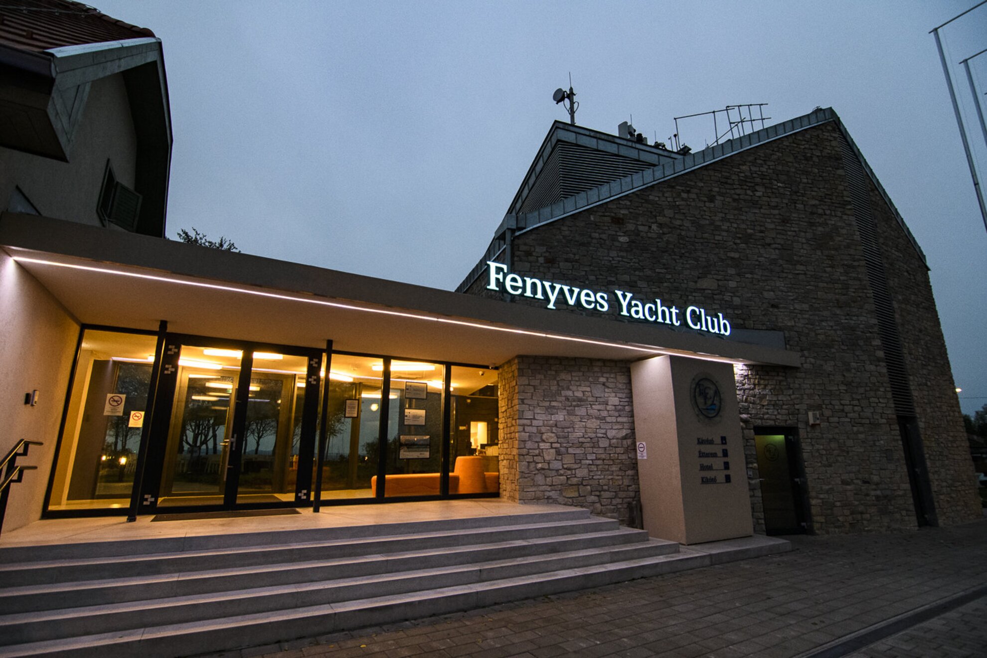 Fenyves Yacht Club And Port