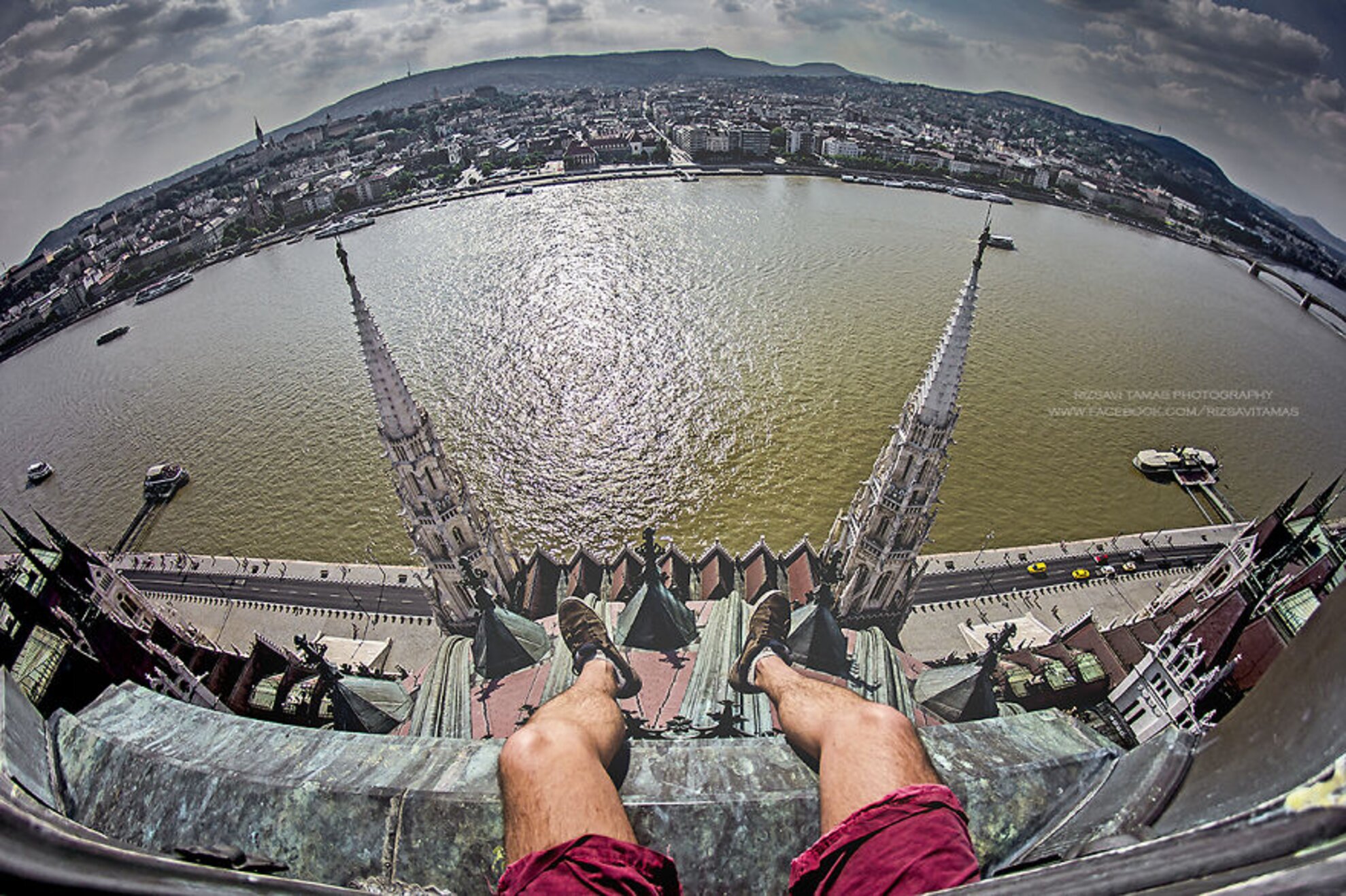 Поставь изумительную. Впечатляющие фотографии. Самые впечатляющие фото в мире. Необычное фото Будапешта. Самые крутые и впечатляющие.