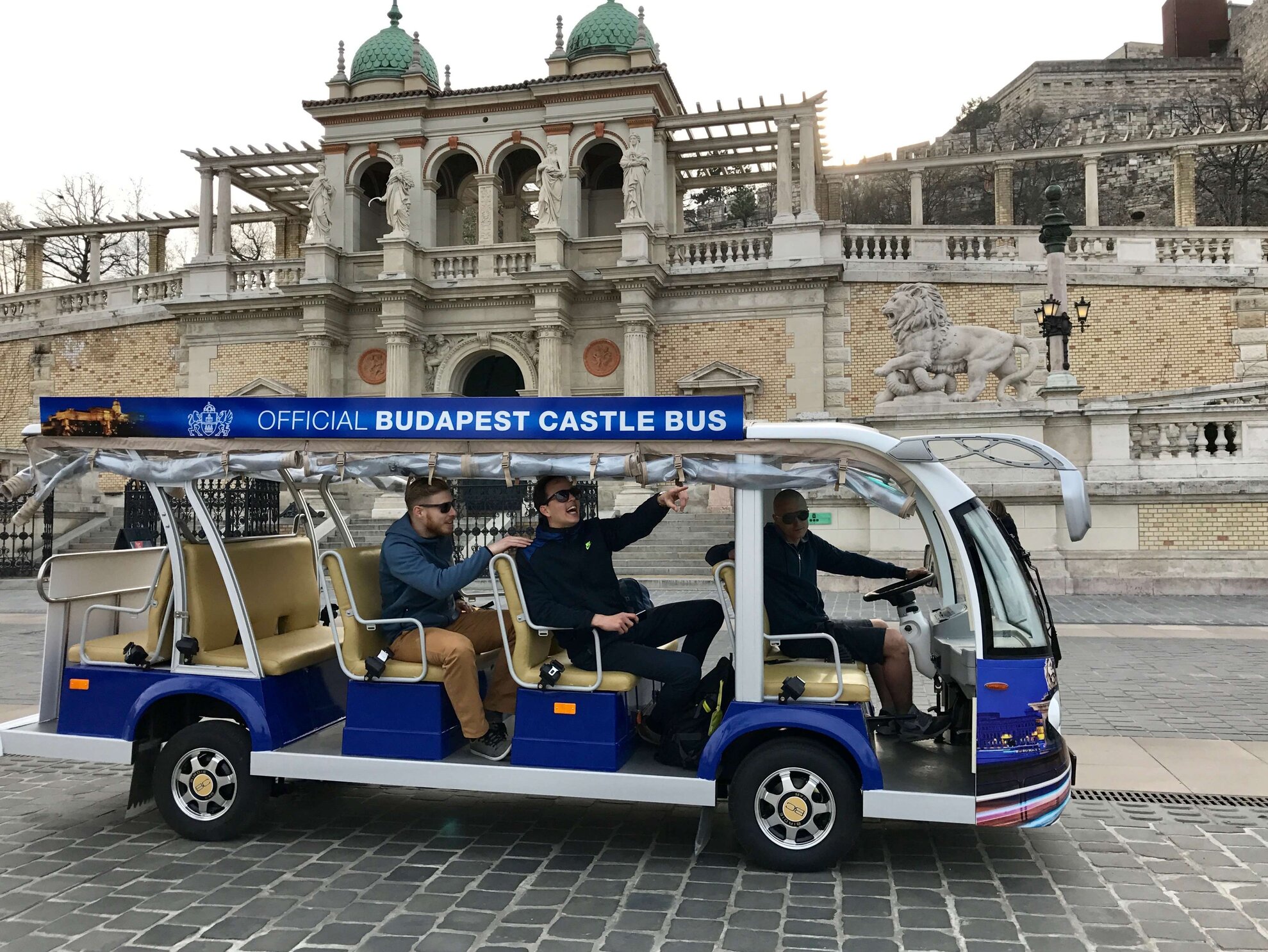 budapest castle bus tour