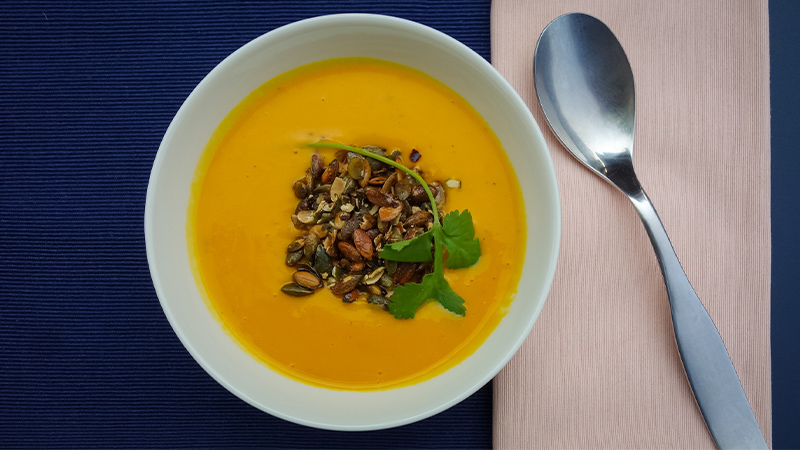 Recette en plein air : soupe de potiron au safran et à l'orange