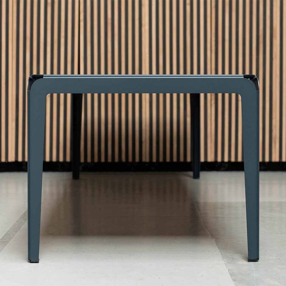 Weltevree-bended-table-blauw