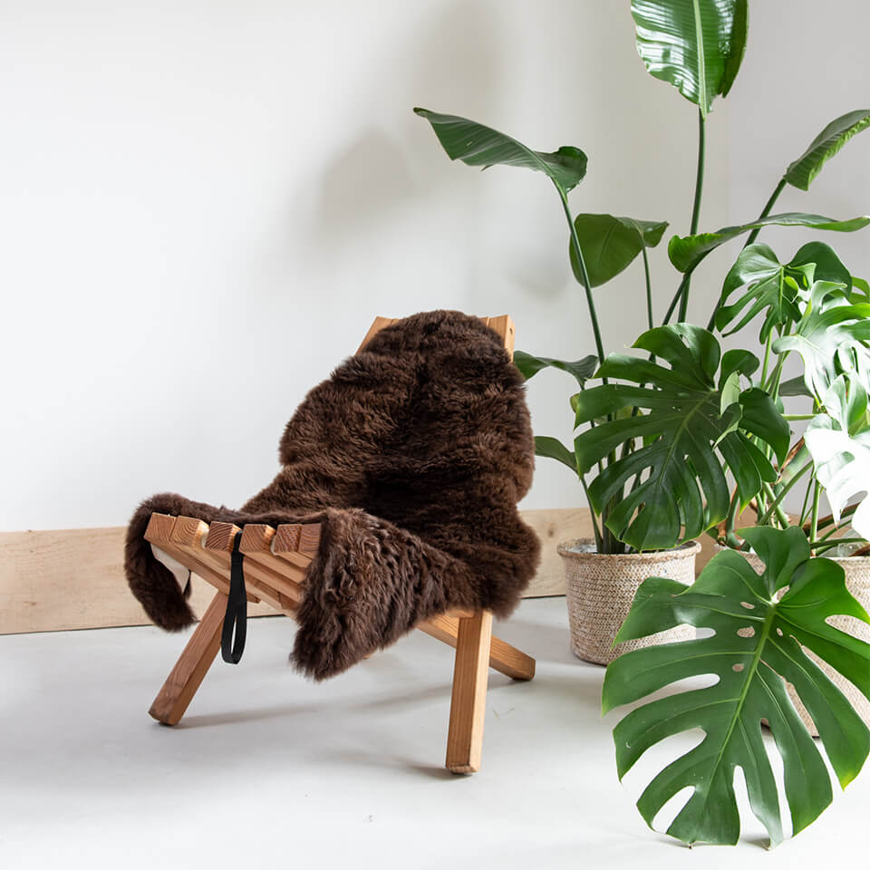 Weltevree-sheepskin-fieldchair