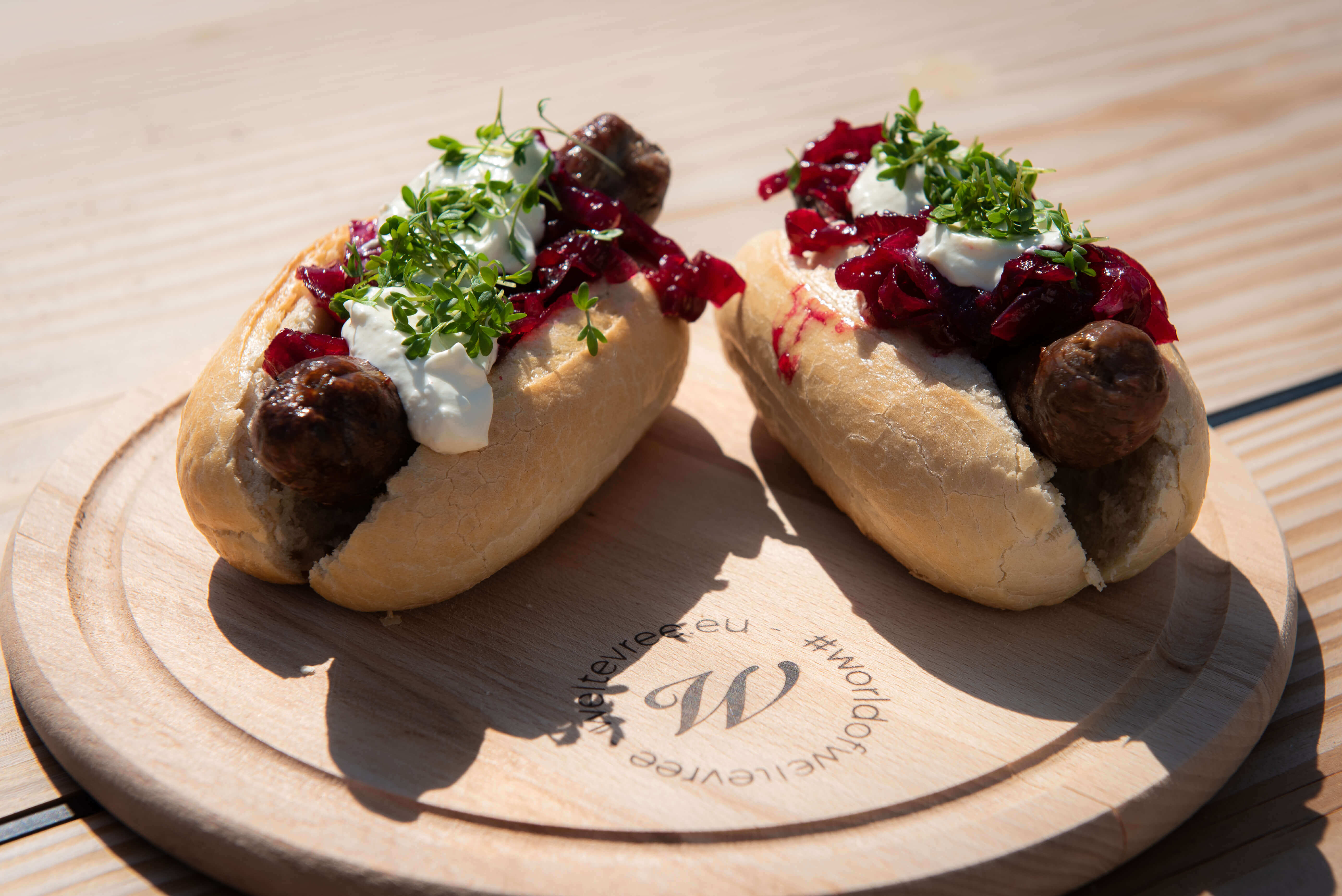 hotdog-cutting-board-bread-Weltevree