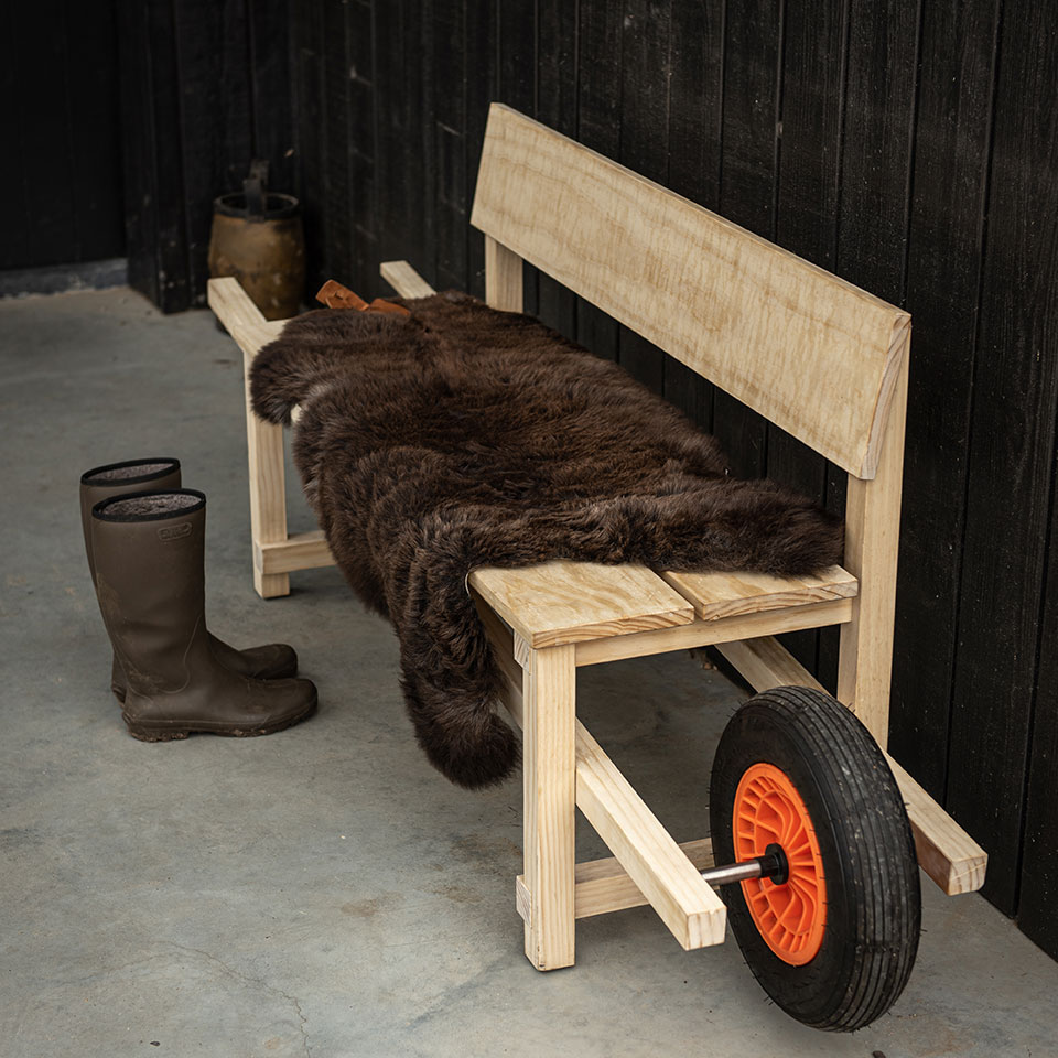 Weltevree-sheepskin-wheelbench-bruin