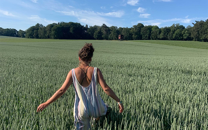 field-women-nature-Weltevree