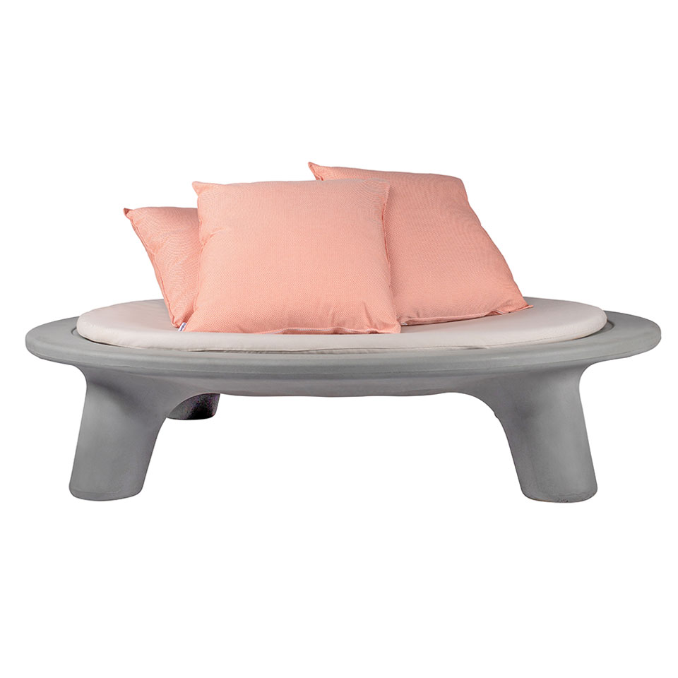 Weltevree-orange-pillowset-studio-flying-dishman