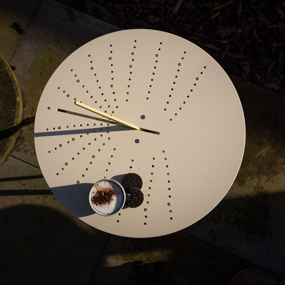 Weltevree-sundial-table-bovenkant-koffie