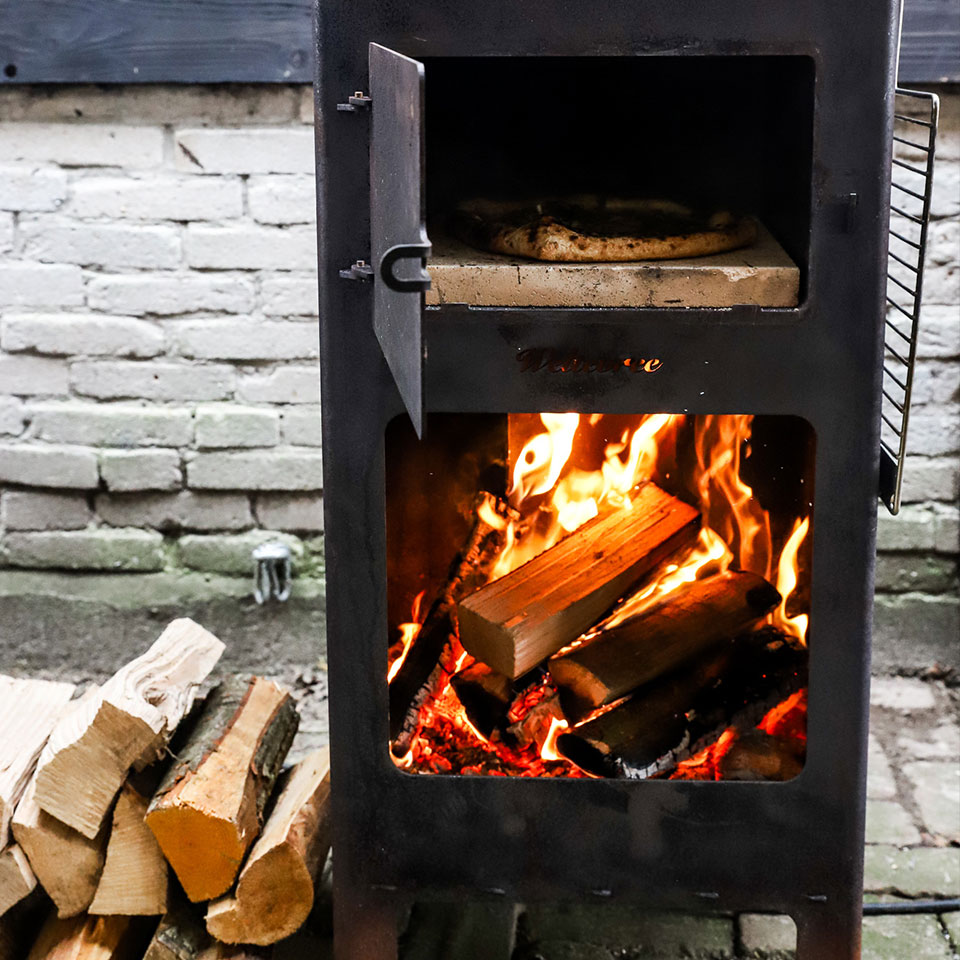 Weltevree-outdooroven-fire-pizza