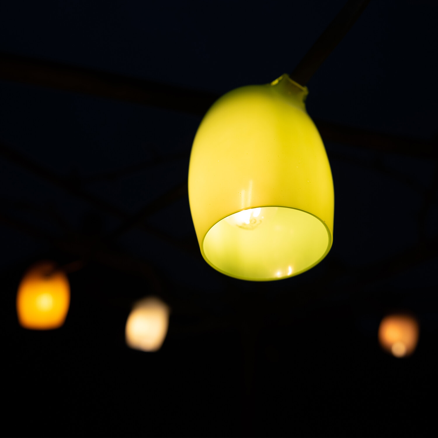 Weltevree-stringlight-lamp-in-dark