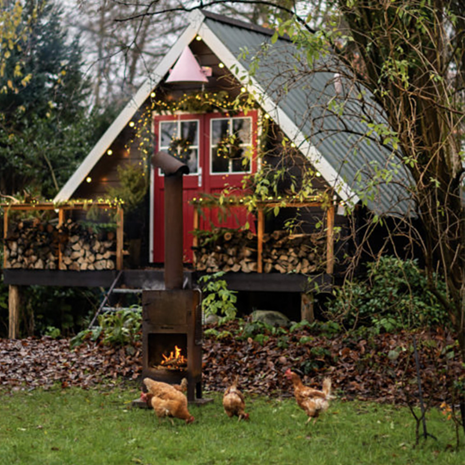 Weltevree-outdooroven-zilverblauw-haus-hühner