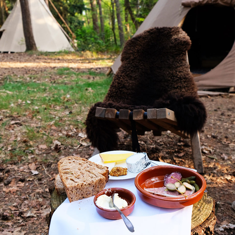 Weltevree-fieldchair-sheepscoat-tipi-eten