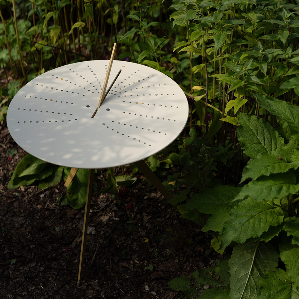 Weltevree-Sundial-Table