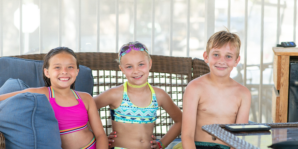 Find your best friends at our Camp-Resort during spring break.