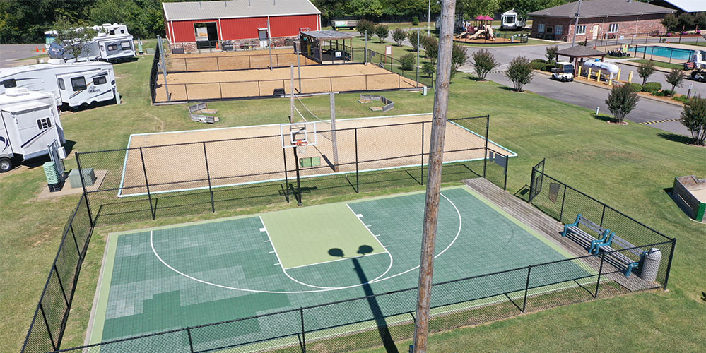 Jellystone Park™ Memphis sports courts