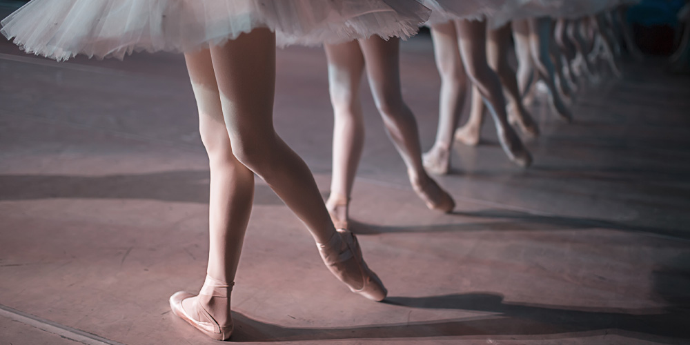 Ballet dancers on pointe during the World Ballet Series: Cinderella - a great family friendly Houston event.