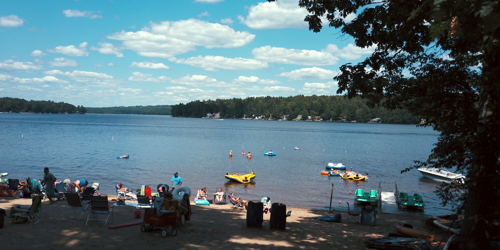 Enjoy guaranteed family-fun at our Manchester, NH campground - Jellystone Park™ Lakes Region!