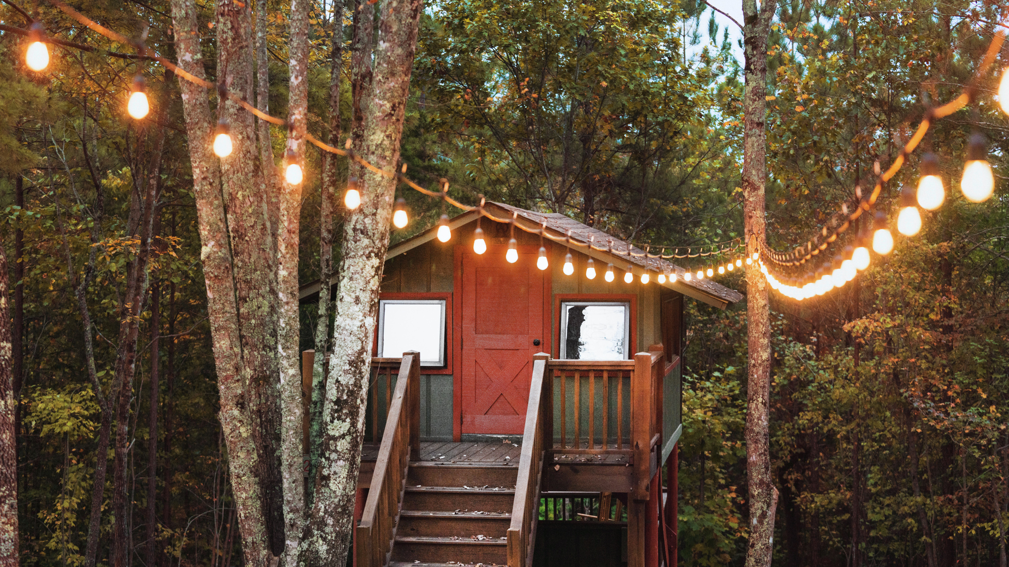 Enjoy cabins in North Carolina with hot tubs at Jellystone Park™ Golden Valley.