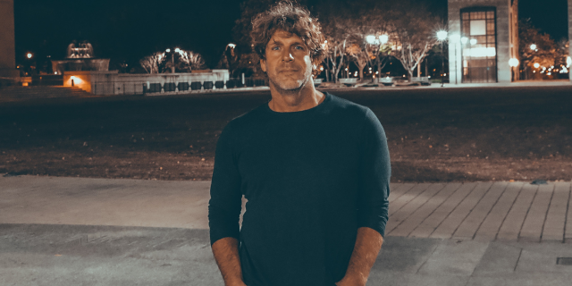 An image of Billy Currington