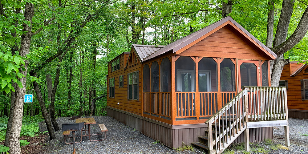 There are many glamping options at Jellystone Park™ Lazy River in Pennsylvania. 