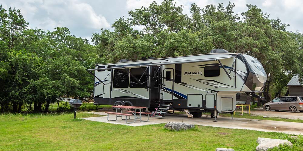 Our Canyon Lake campground has Red Carpet Back-In RV sites that are close to the attractions!