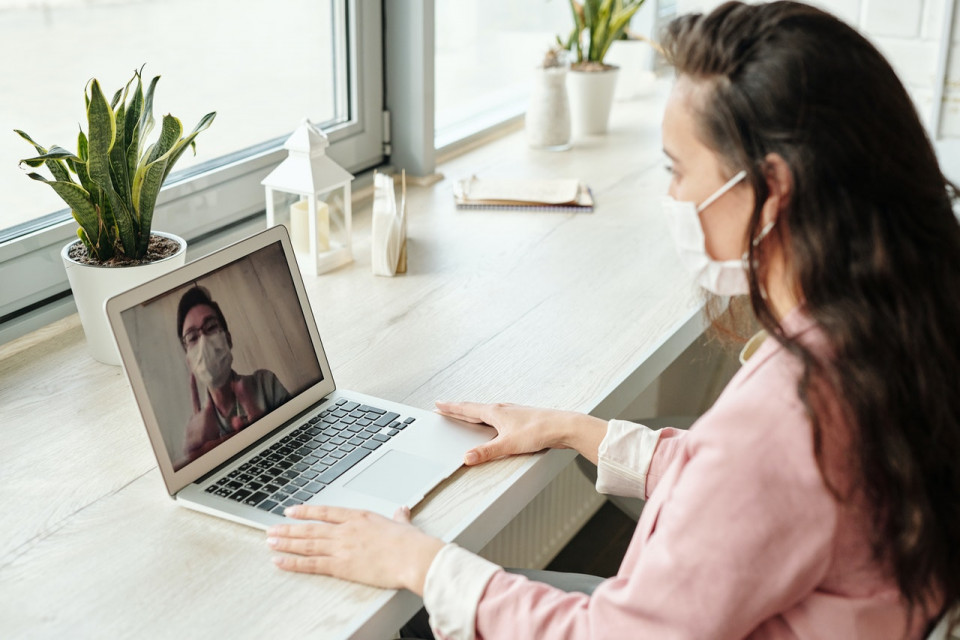 Pros and Cons of Telehealth