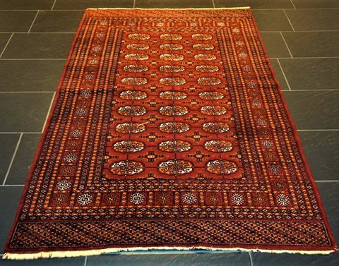 Buchara Jomut tapijt