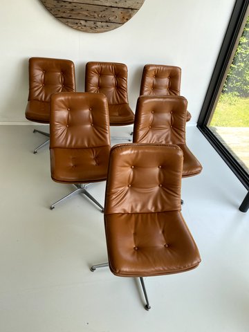 6x Artifort leather chair
