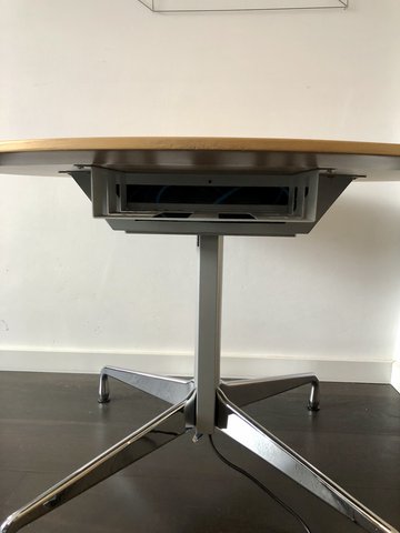 Vitra Eames Segmented table
