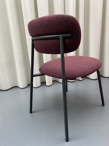 Artifort Aloa dining room chair - without arms by Khodi Feiz