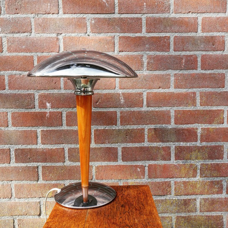 chroom en houten paddenstoel lamp
