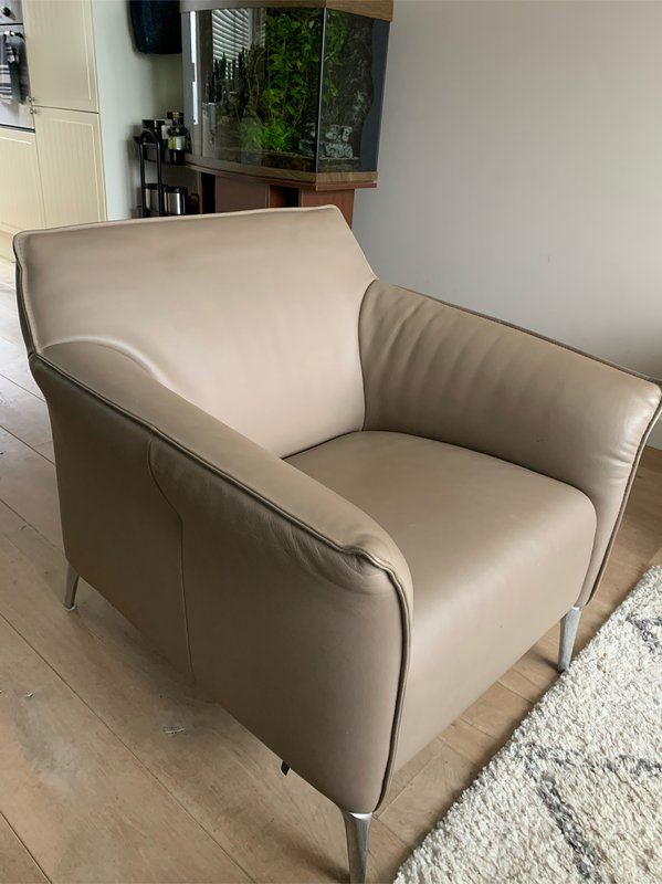 Leolux design sitting area sofa + armchair