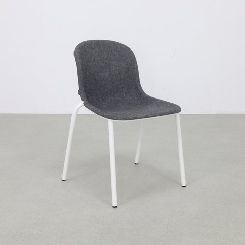6x PET Felt Stack Chair van Laurens van Wieringen voor De Vorm
