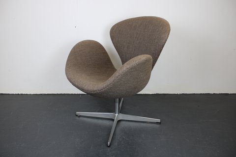 Fritz Hansen Swan Chair