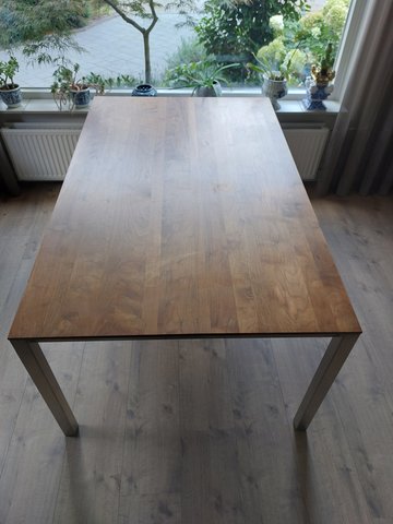 Arco dining table cherry top
