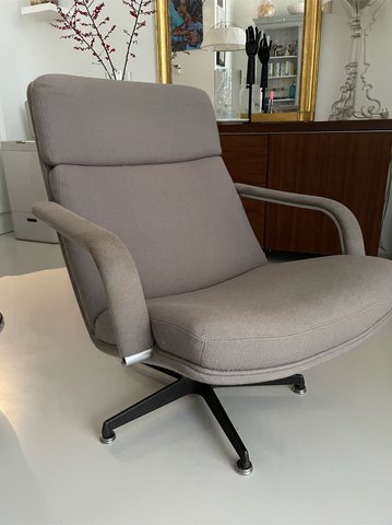 Geoffrey Harcourt Artifort Model F141  lounge chair