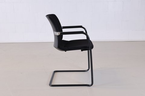 Ahrend 230 conference chair