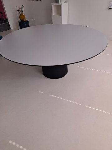 Moooi round table