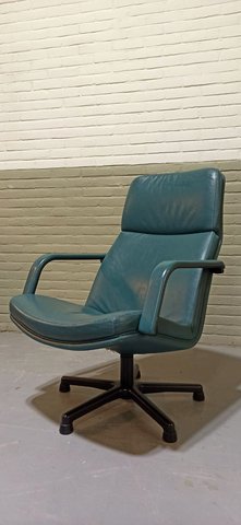 Artifort Harcourt armchair