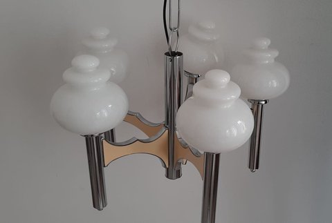Gaetano Sciolari Kronleuchter mit opalenen Lampenschirmen