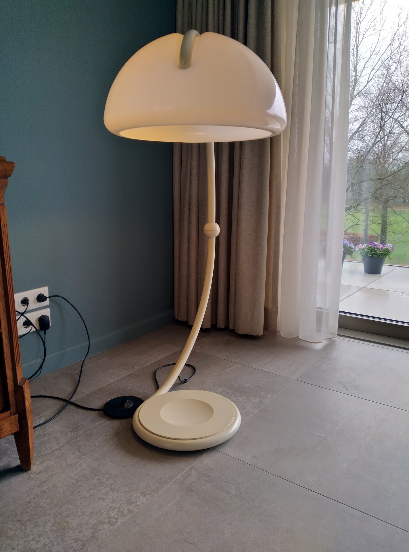 sterk foto diagonaal Italiaanse staande lamp | € 125 | Whoppah