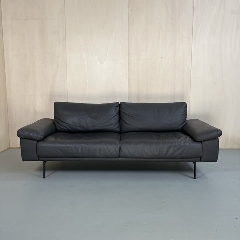 Timeless Sofa in Leather by Novastyl