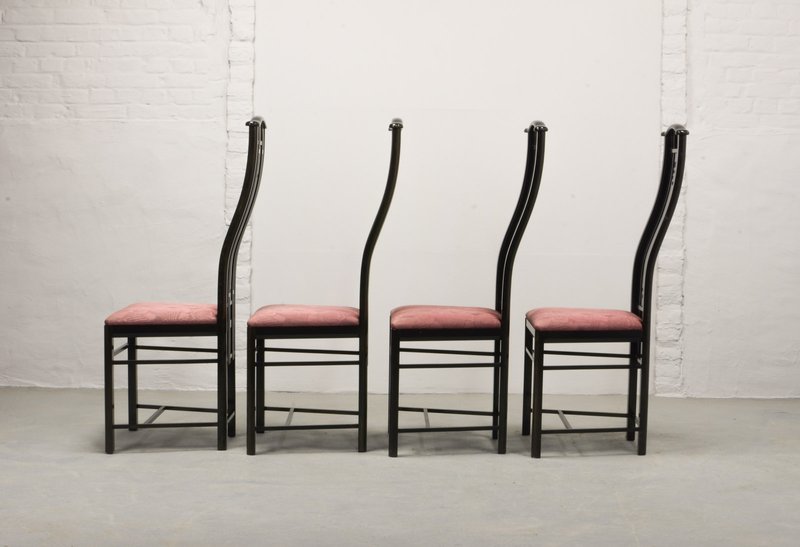 Giorgetti Italian Design Dining Chairs, Set of Four High Back Black Lacquered with Fabric. Italy, 1980s. Ref.: CH130