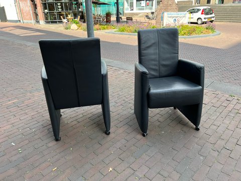 Set of 4 w peelig chairs