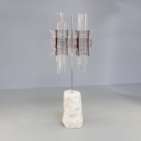 Abstract freestanding sculpture by Ben Hoezen