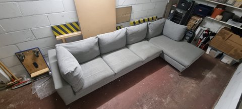 Living Divani Box sofa